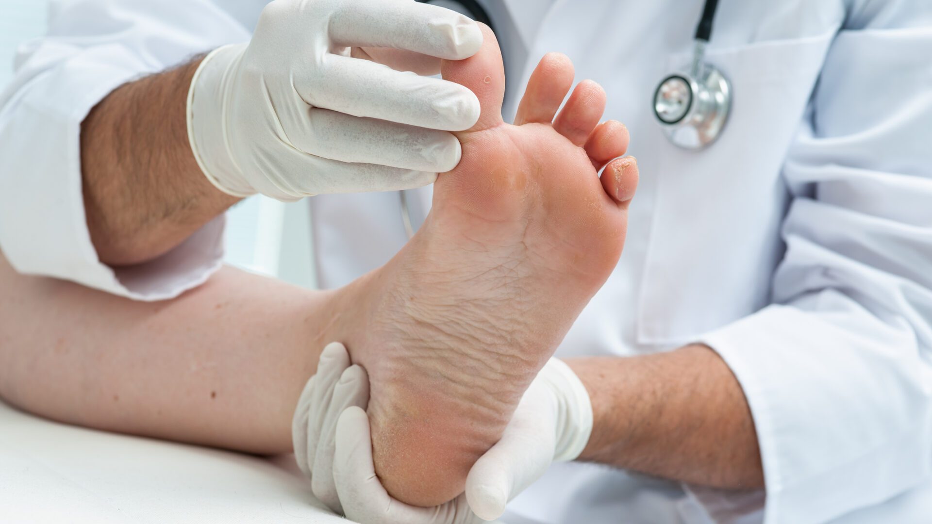 À Saint-Charles-Borromée, près de Joliette, la clinique du pied diabétique promeut une approche multidisciplinaire innovante pour une prise en charge globale des patients diabétiques souffrant de problèmes aux pieds. 